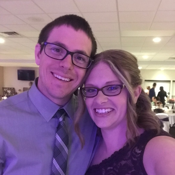 Meet your Posher, Lindsey - Picture 1 of 2